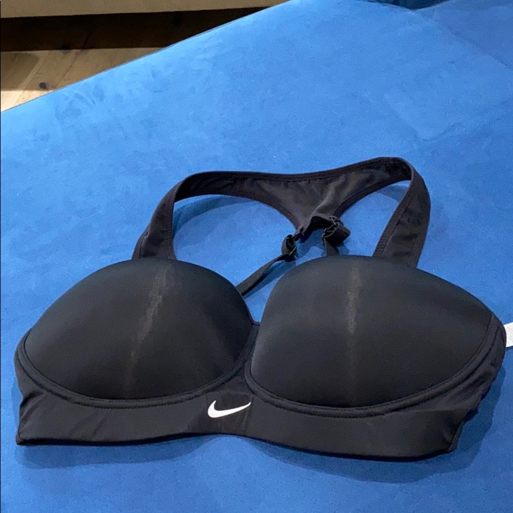 Nike Women’s High/Full Support Sports Bra 34D